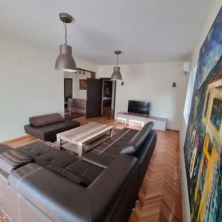 Grande House Apartment *